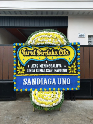 Papan Bunga Duka di Pasar Kliwon